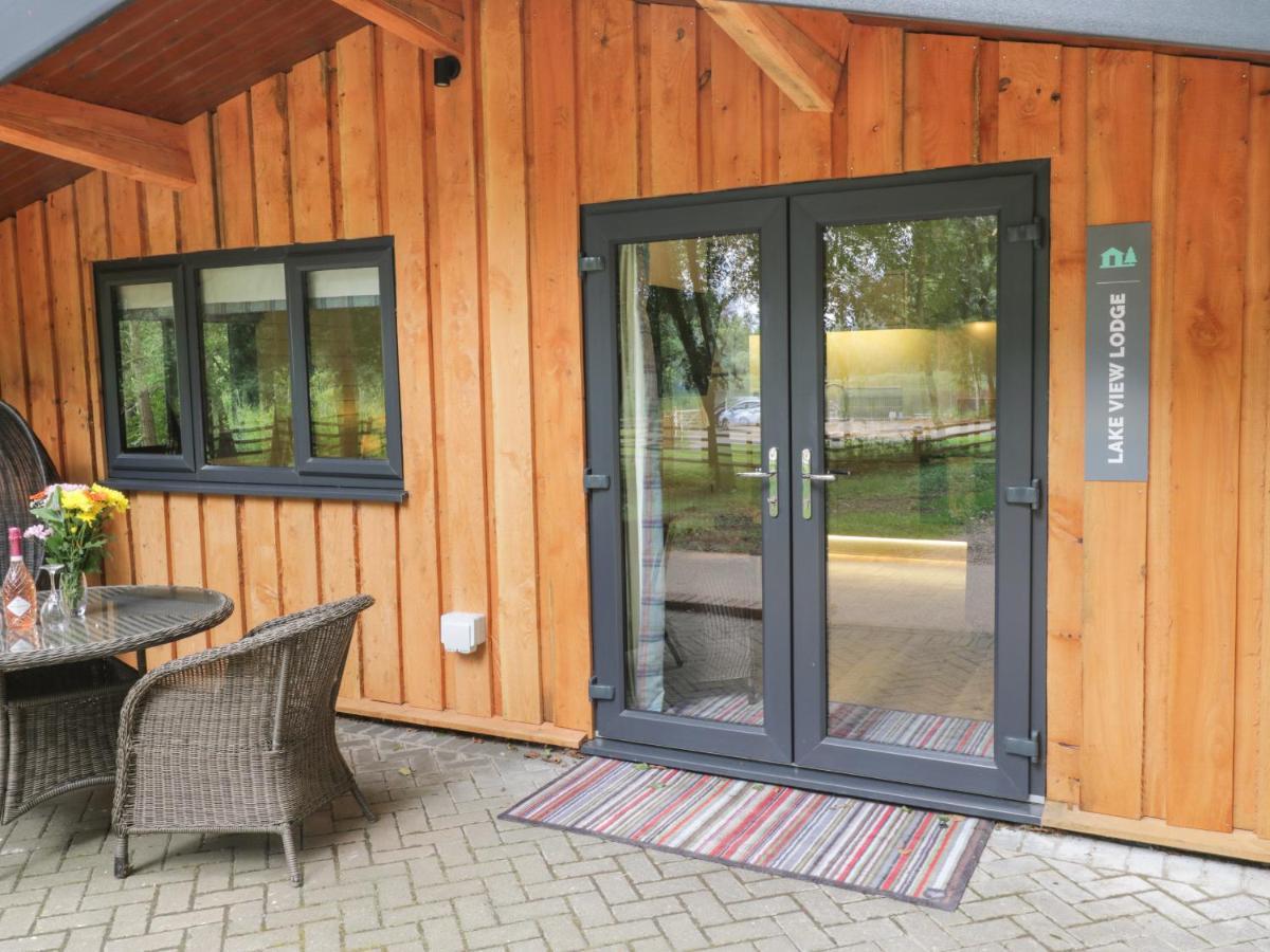 סקארבורו Lake View Lodge מראה חיצוני תמונה